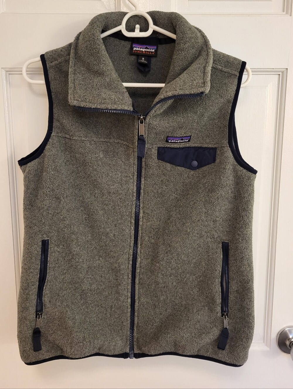 Patagonia Olive Gray Fleece Vest with Navy Trim